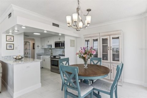 Condo in Daytona Beach, Florida, 2 bedrooms  № 2117561 - photo 23