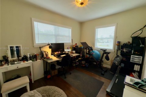 Casa en alquiler en Coral Gables, Florida, 2 dormitorios, 96.43 m2 № 1961242 - foto 7