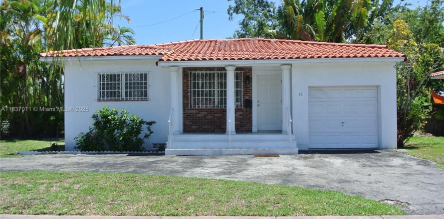 Casa en Coral Gables, Florida 2 dormitorios, 96.43 m2 № 1961242