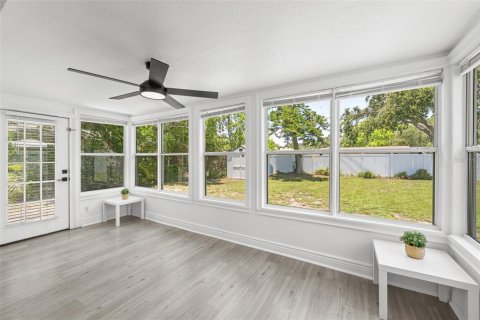 House in Saint Petersburg, Florida 3 bedrooms, 121.52 sq.m. № 1830046 - photo 23