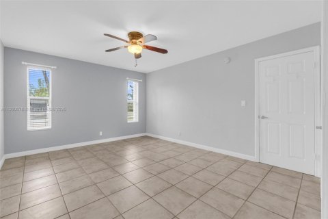 Villa ou maison à vendre à Hollywood, Floride: 3 chambres, 177.44 m2 № 1953655 - photo 15