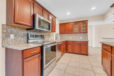 Villa ou maison à vendre à Hollywood, Floride: 3 chambres, 177.44 m2 № 1953655 - photo 6