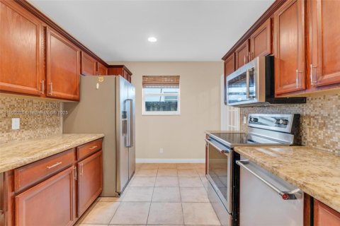 Villa ou maison à vendre à Hollywood, Floride: 3 chambres, 177.44 m2 № 1953655 - photo 10