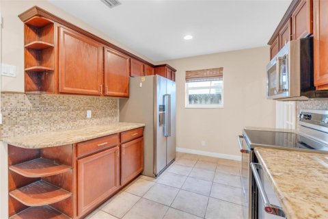 Villa ou maison à vendre à Hollywood, Floride: 3 chambres, 177.44 m2 № 1953655 - photo 9