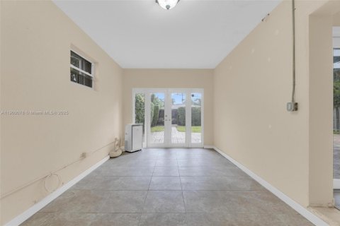 Villa ou maison à vendre à Hollywood, Floride: 3 chambres, 177.44 m2 № 1953655 - photo 20