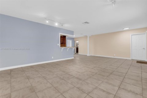 Villa ou maison à vendre à Hollywood, Floride: 3 chambres, 177.44 m2 № 1953655 - photo 27