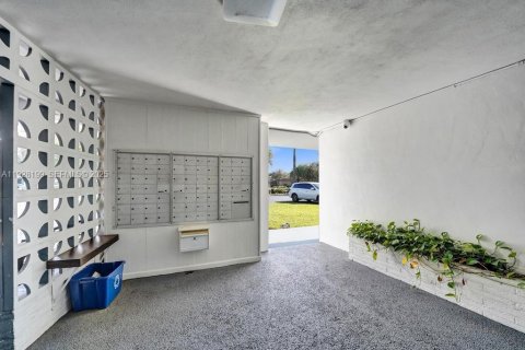 Copropriété à vendre à Hollywood, Floride: 1 chambre, 72 m2 № 1987728 - photo 5