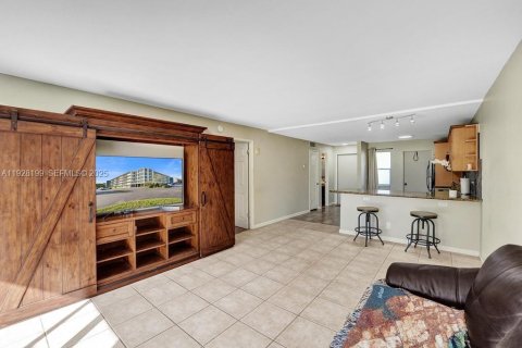 Copropriété à vendre à Hollywood, Floride: 1 chambre, 72 m2 № 1987728 - photo 18