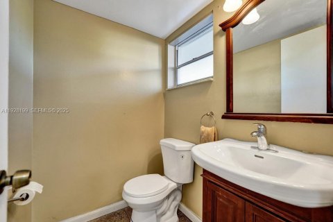 Copropriété à vendre à Hollywood, Floride: 1 chambre, 72 m2 № 1987728 - photo 19