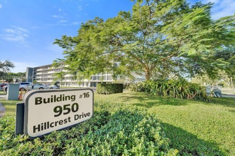 Copropriété à vendre à Hollywood, Floride: 1 chambre, 72 m2 № 1987728 - photo 2