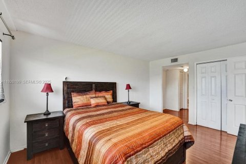 Copropriété à vendre à Hollywood, Floride: 1 chambre, 72 m2 № 1987728 - photo 21