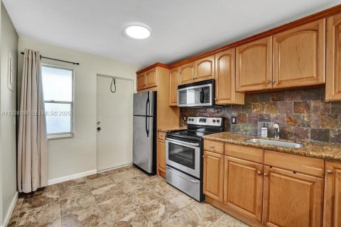 Copropriété à vendre à Hollywood, Floride: 1 chambre, 72 m2 № 1987728 - photo 11