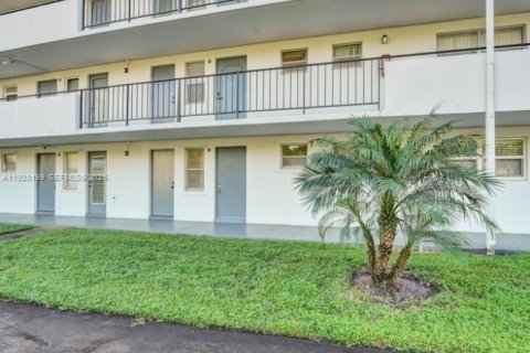 Copropriété à vendre à Hollywood, Floride: 1 chambre, 72 m2 № 1987728 - photo 7