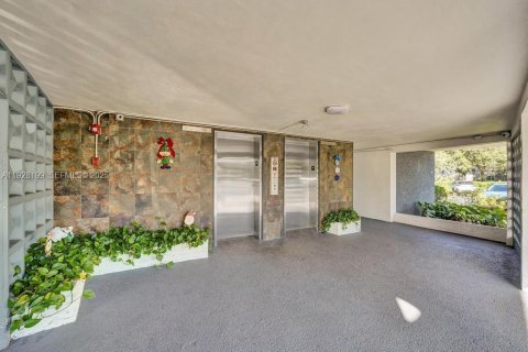 Copropriété à vendre à Hollywood, Floride: 1 chambre, 72 m2 № 1987728 - photo 4