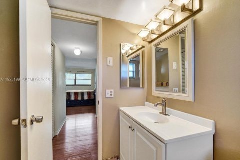 Copropriété à vendre à Hollywood, Floride: 1 chambre, 72 m2 № 1987728 - photo 30