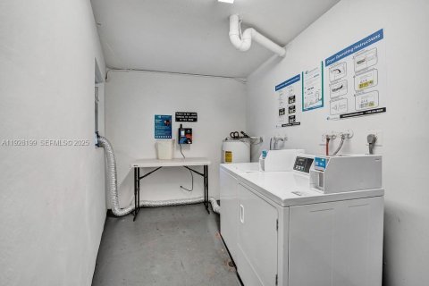 Copropriété à vendre à Hollywood, Floride: 1 chambre, 72 m2 № 1987728 - photo 6