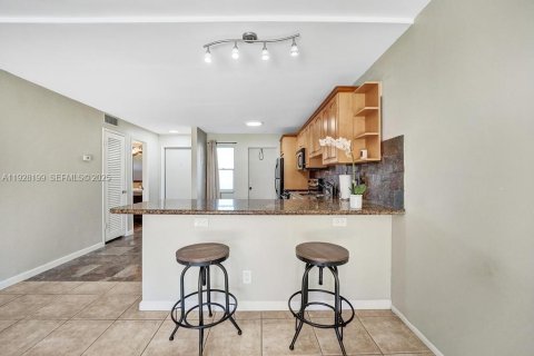 Copropriété à vendre à Hollywood, Floride: 1 chambre, 72 m2 № 1987728 - photo 13