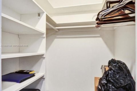 Copropriété à vendre à Hollywood, Floride: 1 chambre, 72 m2 № 1987728 - photo 26