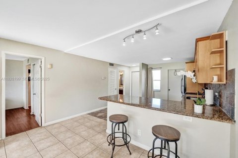 Copropriété à vendre à Hollywood, Floride: 1 chambre, 72 m2 № 1987728 - photo 16