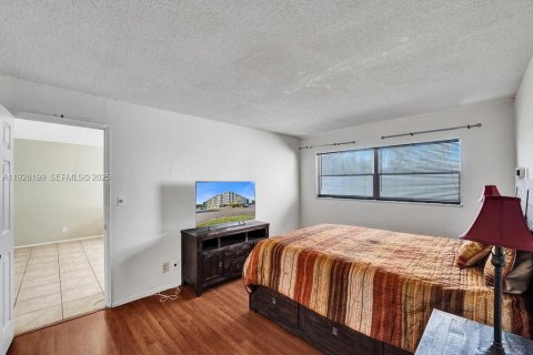 Copropriété à vendre à Hollywood, Floride: 1 chambre, 72 m2 № 1987728 - photo 24