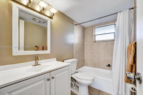 Copropriété à vendre à Hollywood, Floride: 1 chambre, 72 m2 № 1987728 - photo 28