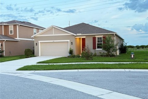 House in Dundee, Florida 4 bedrooms, 191.94 sq.m. № 1817005 - photo 2