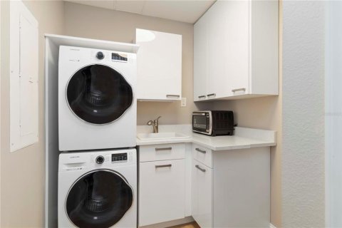Condominio en venta en Sarasota, Florida, 1 dormitorio, 64.57 m2 № 1802010 - foto 21