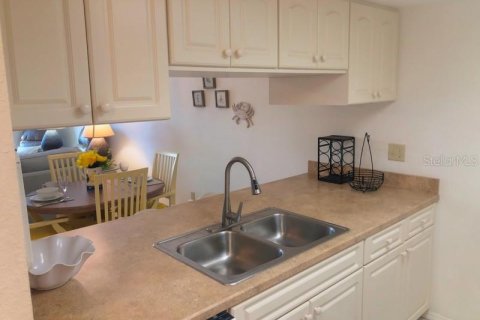 Condominio en alquiler en Punta Gorda, Florida, 2 dormitorios, 82.96 m2 № 1195468 - foto 3