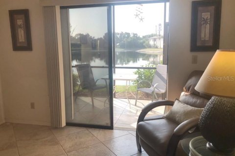 Condominio en alquiler en Punta Gorda, Florida, 2 dormitorios, 82.96 m2 № 1195468 - foto 15