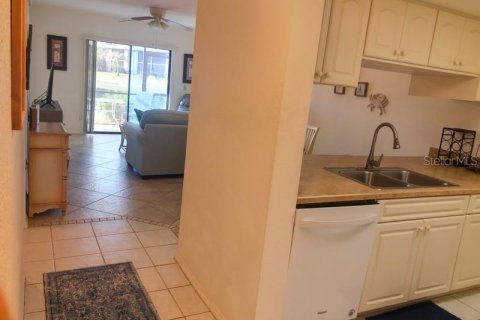 Condominio en alquiler en Punta Gorda, Florida, 2 dormitorios, 82.96 m2 № 1195468 - foto 2
