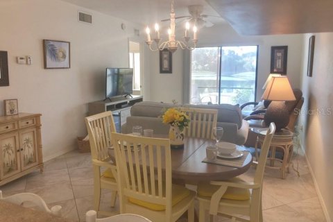 Condominio en alquiler en Punta Gorda, Florida, 2 dormitorios, 82.96 m2 № 1195468 - foto 9