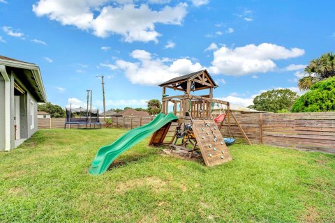 Villa ou maison à louer à Port St. Lucie, Floride: 3 chambres, 148.46 m2 № 2282200 - photo 29