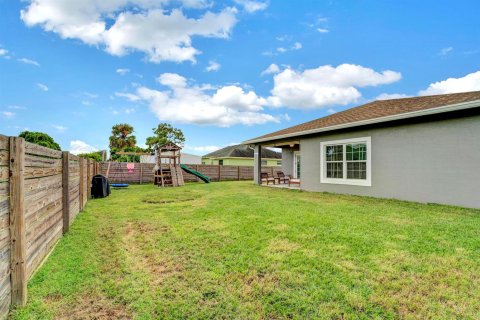 Villa ou maison à louer à Port St. Lucie, Floride: 3 chambres, 148.46 m2 № 2282200 - photo 28