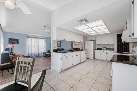 Villa ou maison à vendre à Palm Harbor, Floride: 3 chambres, 201.04 m2 № 1900120 - photo 22
