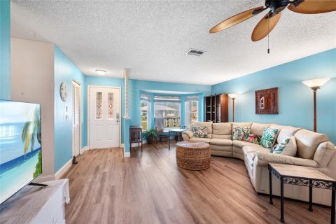 Villa ou maison à vendre à Palm Harbor, Floride: 3 chambres, 201.04 m2 № 1900120 - photo 8