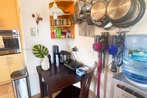 Купить кондоминиум в Серфсайд, Флорида 3 спальни, 150.5м2, № 2057525 - фото 17