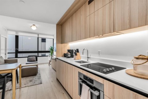 Condominio en alquiler en Miami, Florida, 2 dormitorios № 2059950 - foto 3