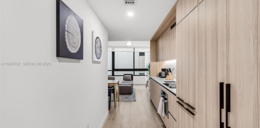 Condominio en Miami, Florida, 2 dormitorios  № 2059950