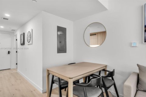 Condominio en alquiler en Miami, Florida, 2 dormitorios № 2059950 - foto 9