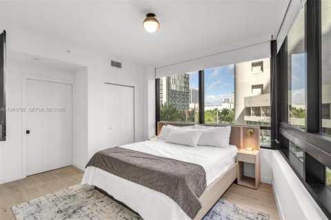 Condominio en alquiler en Miami, Florida, 2 dormitorios № 2059950 - foto 18