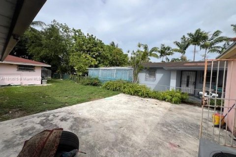 Commercial property in Miami, Florida 281.59 sq.m. № 2014577 - photo 8