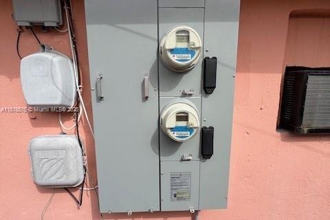 Commercial property in Miami, Florida 281.59 sq.m. № 2014577 - photo 2