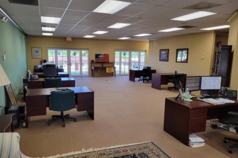 Commercial property in Fort Lauderdale, Florida № 2081542 - photo 13