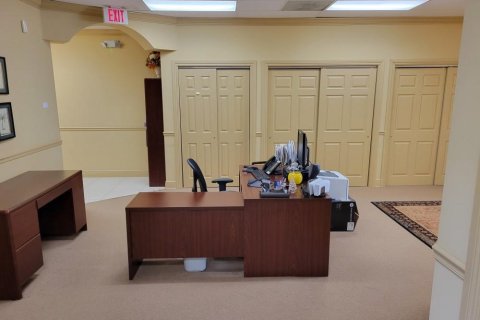 Commercial property in Fort Lauderdale, Florida № 2081542 - photo 14