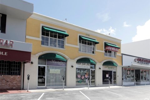 Commercial property in Fort Lauderdale, Florida № 2081542 - photo 2