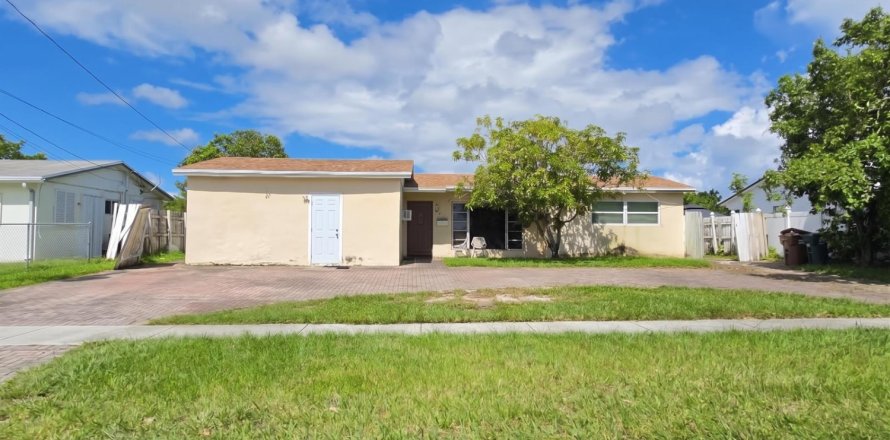 Villa ou maison à Deerfield Beach, Floride 6 chambres, 231.14 m2 № 2406168