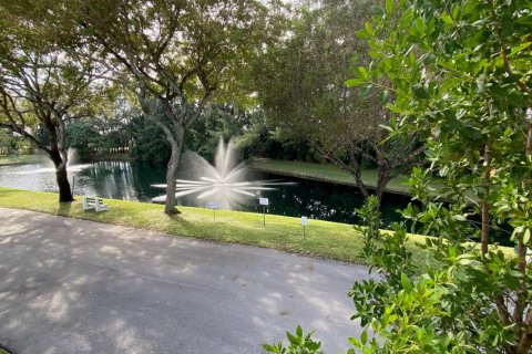 Condominio en alquiler en Pompano Beach, Florida, 2 dormitorios, 65.5 m2 № 984098 - foto 1