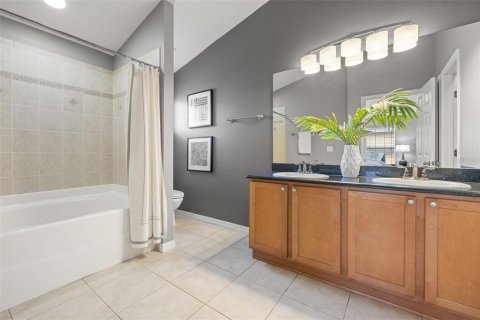 Townhouse in Saint Petersburg, Florida 3 bedrooms, 151.9 sq.m. № 1885471 - photo 22