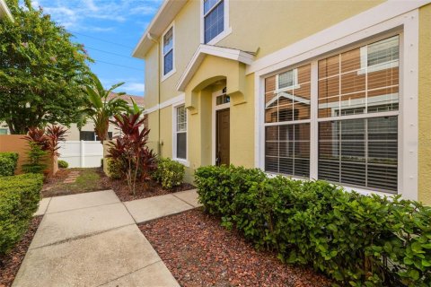Townhouse in Saint Petersburg, Florida 3 bedrooms, 151.9 sq.m. № 1885471 - photo 3