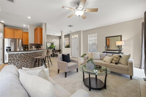 Townhouse in Saint Petersburg, Florida 3 bedrooms, 151.9 sq.m. № 1885471 - photo 7